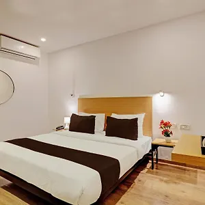 *** Hotel Hotel Qubic Near Igi Delhi Airport India
